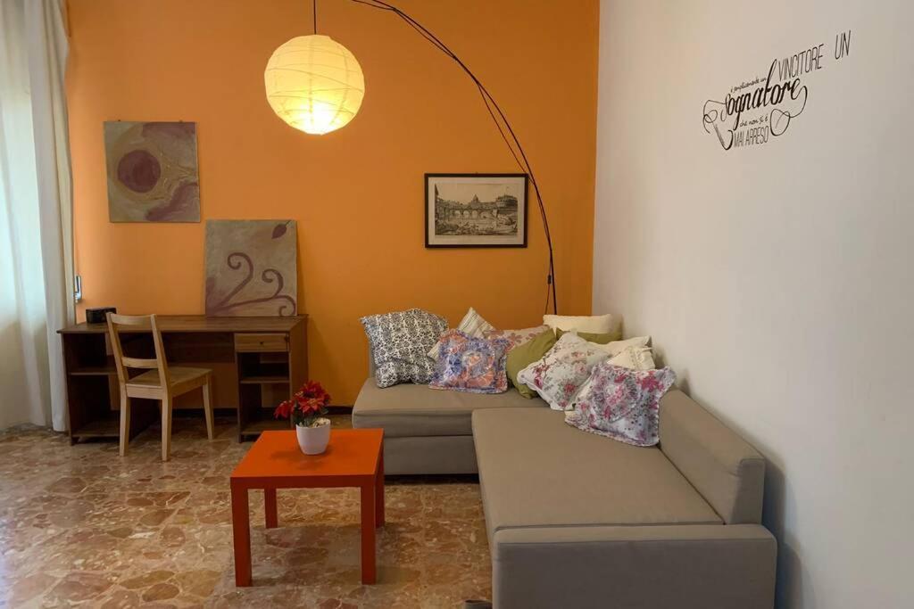 A Casa Da Claudio Appartement Parma Buitenkant foto